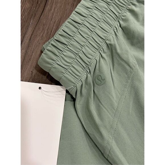 Lululemon Swift Mid-Rise Wide-Leg Pant - Picture 4 of 5